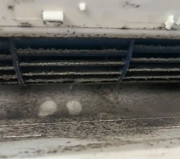 海丰空调吹的风有股烧焦味是怎么回事